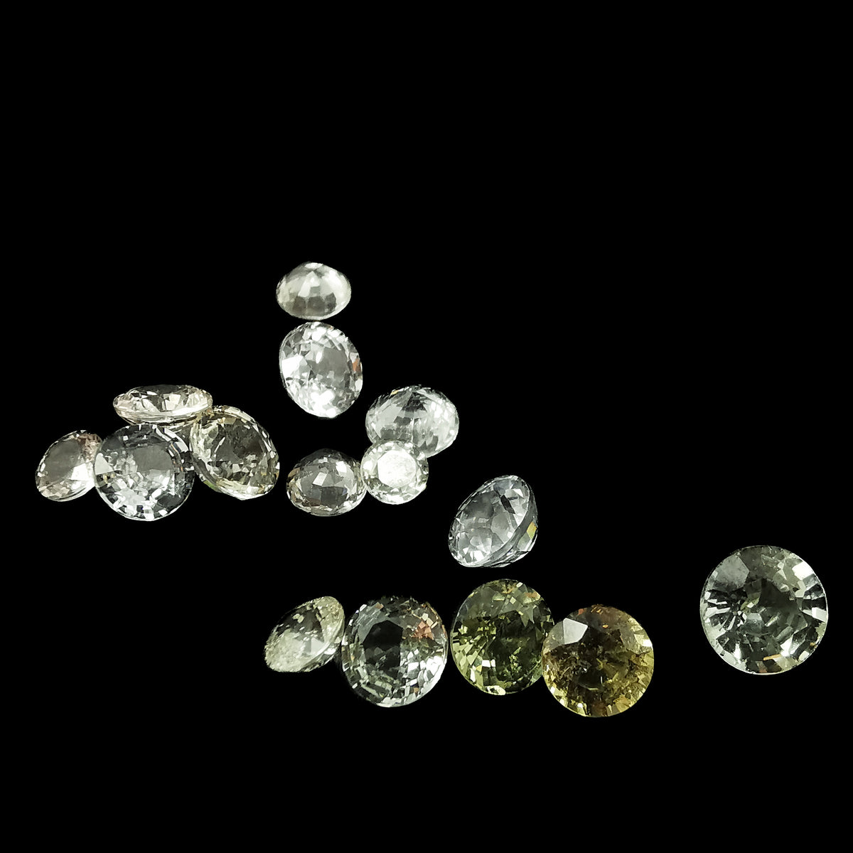 Green/Teal Sapphire facet, a variety of corundum.