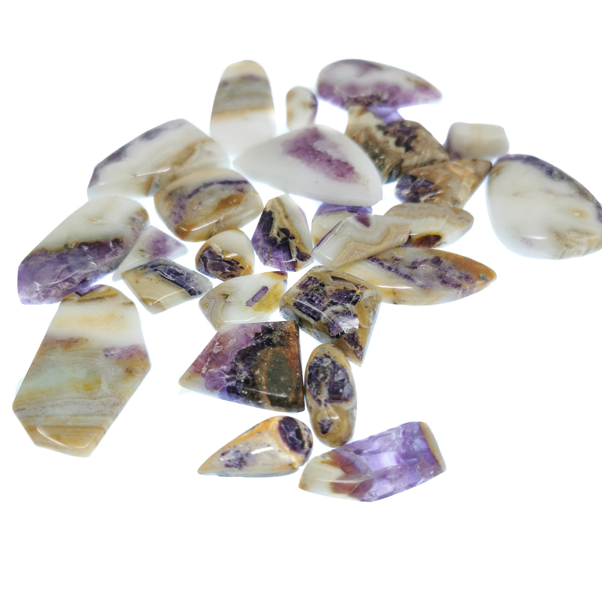 Kullagh Agate cabochon, a variety of chalcedony, from Merritt, British Columbia, Canada.