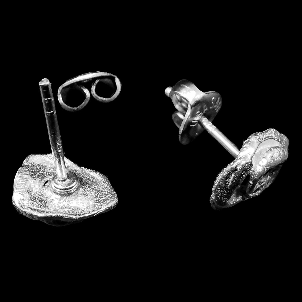 Melties stud earring in sterling silver.