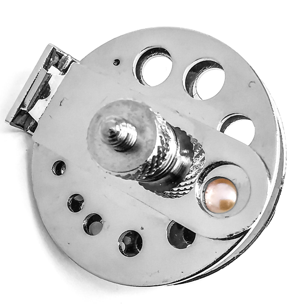 Pearl Vise, made of steel.