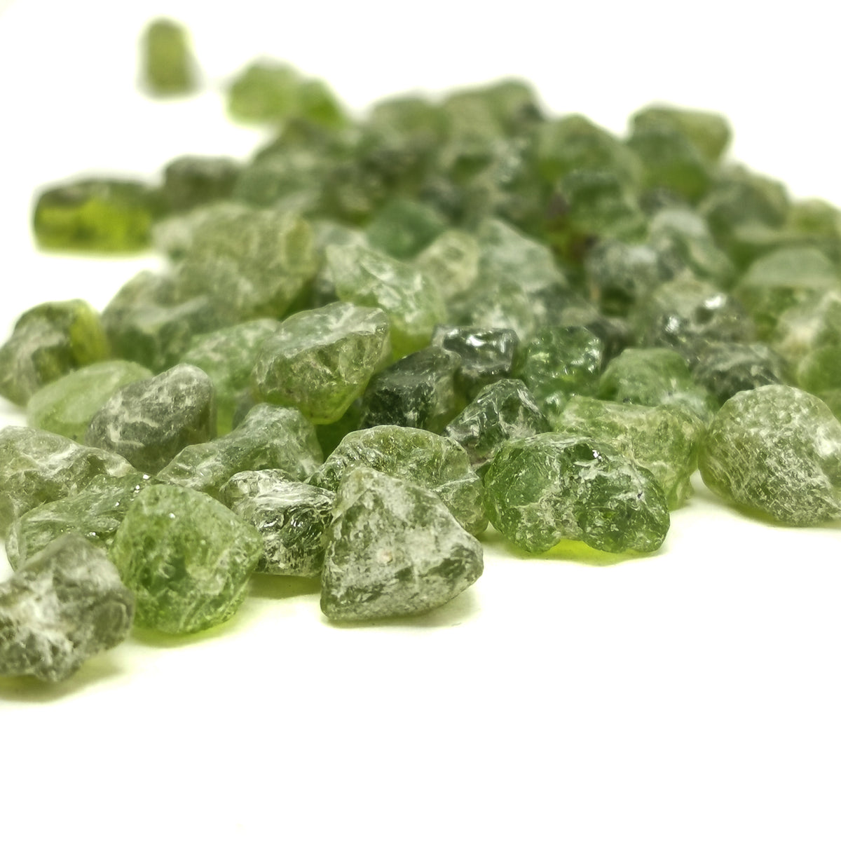 Peridot from China – spread of pieces