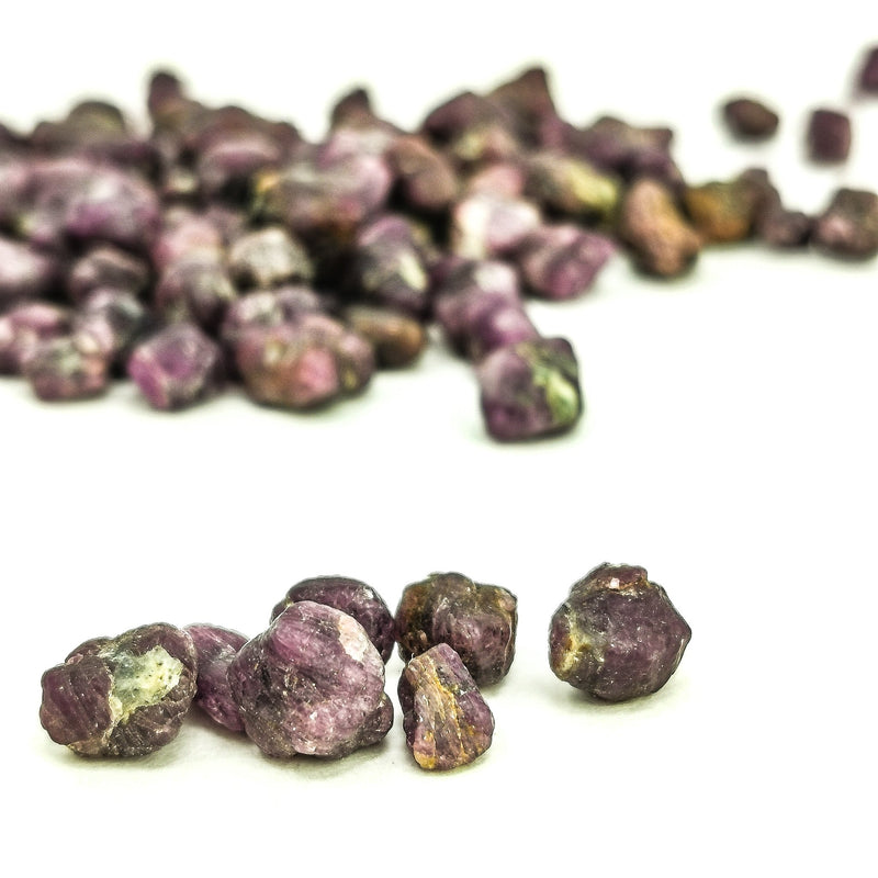 红榴石石榴石 - 原料