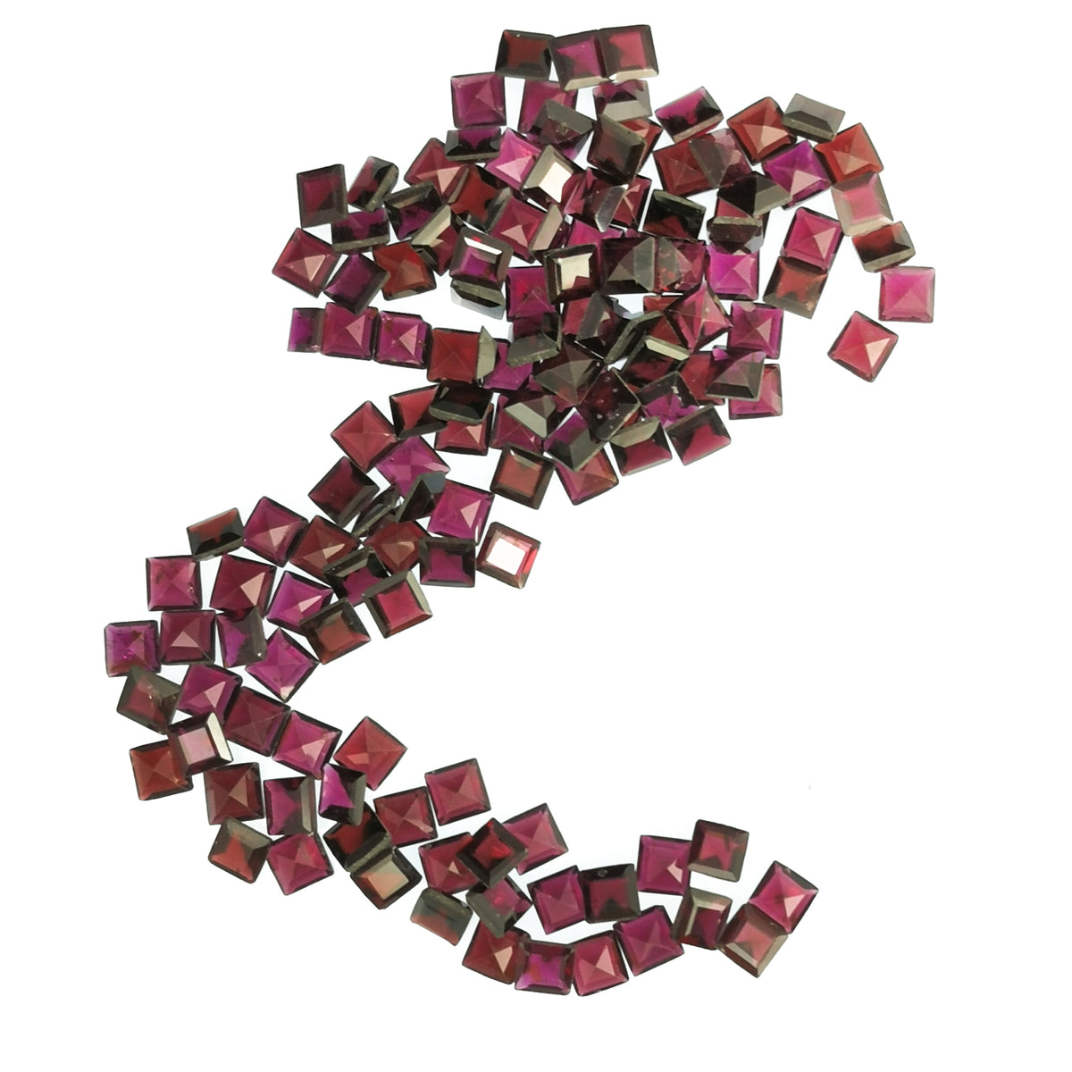 Rhodolite Garnet facet, a garnet group mineral.