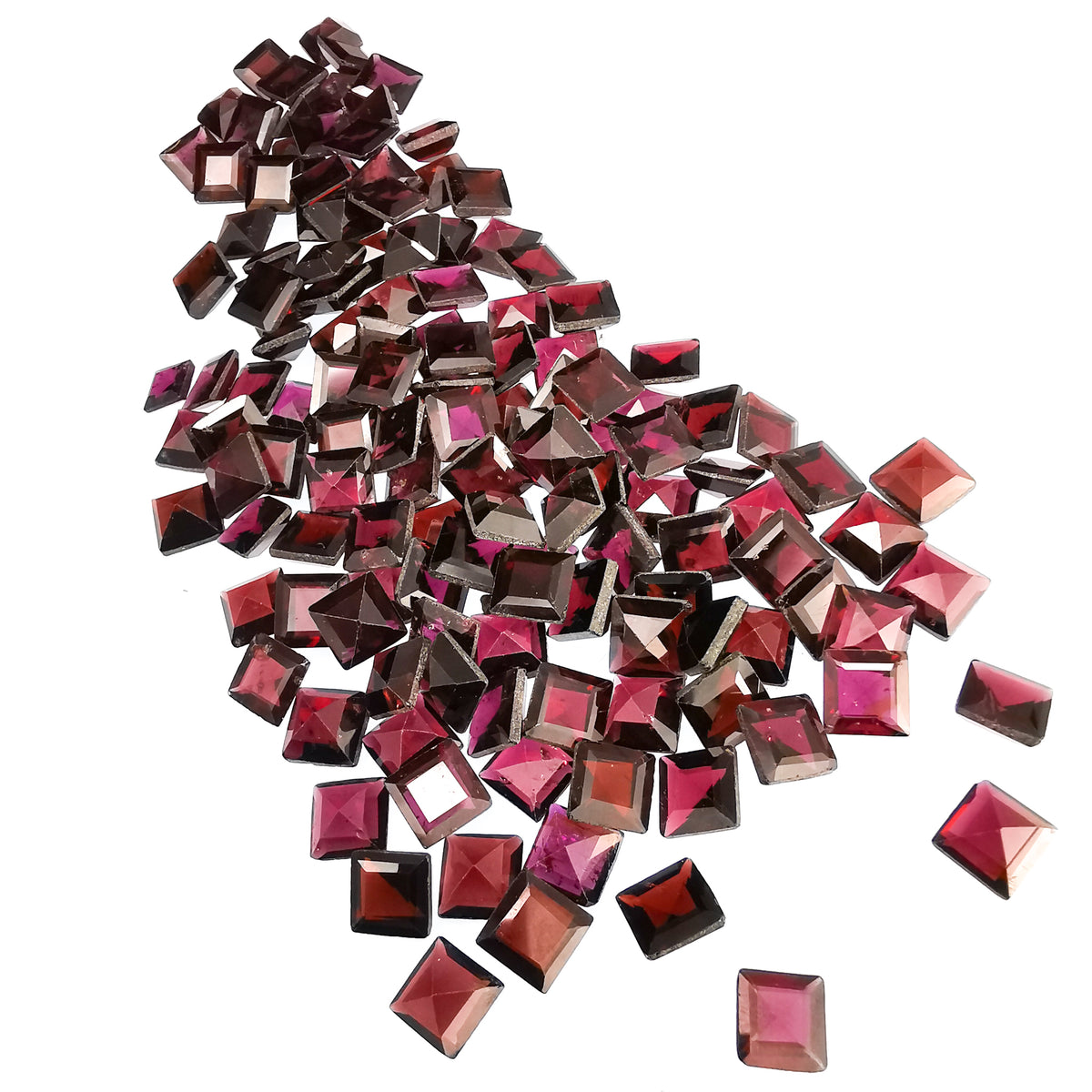 Rhodolite Garnet facet, a garnet group mineral.