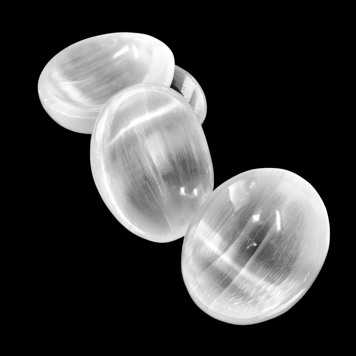 Selenite oval dish, a variety of gypsum, from Morocco.