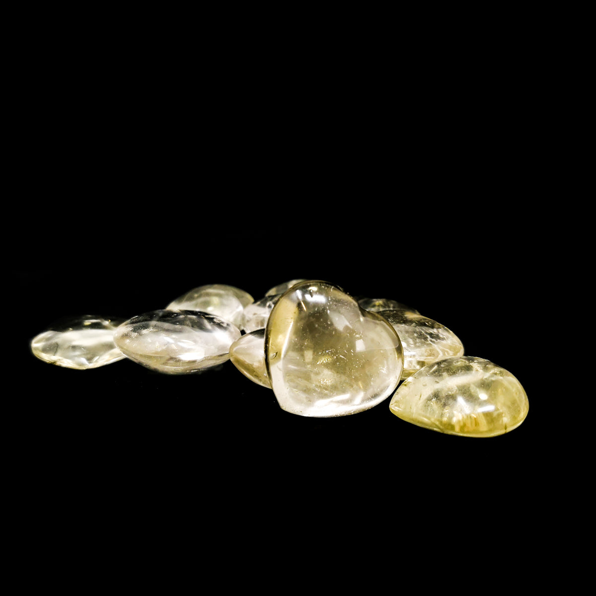 Smoky quartz small heart – row of hearts, low view