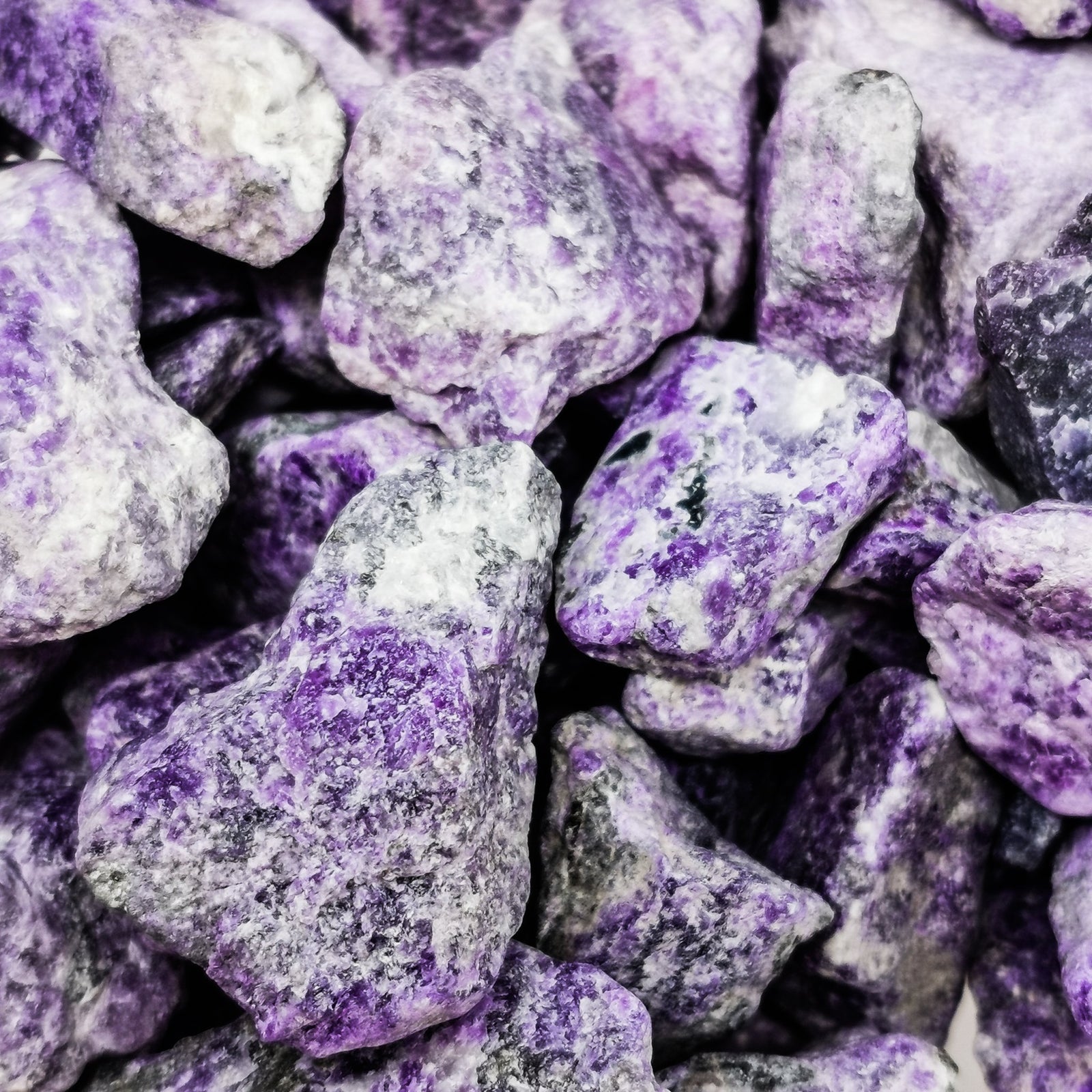 Sugilite - Rough