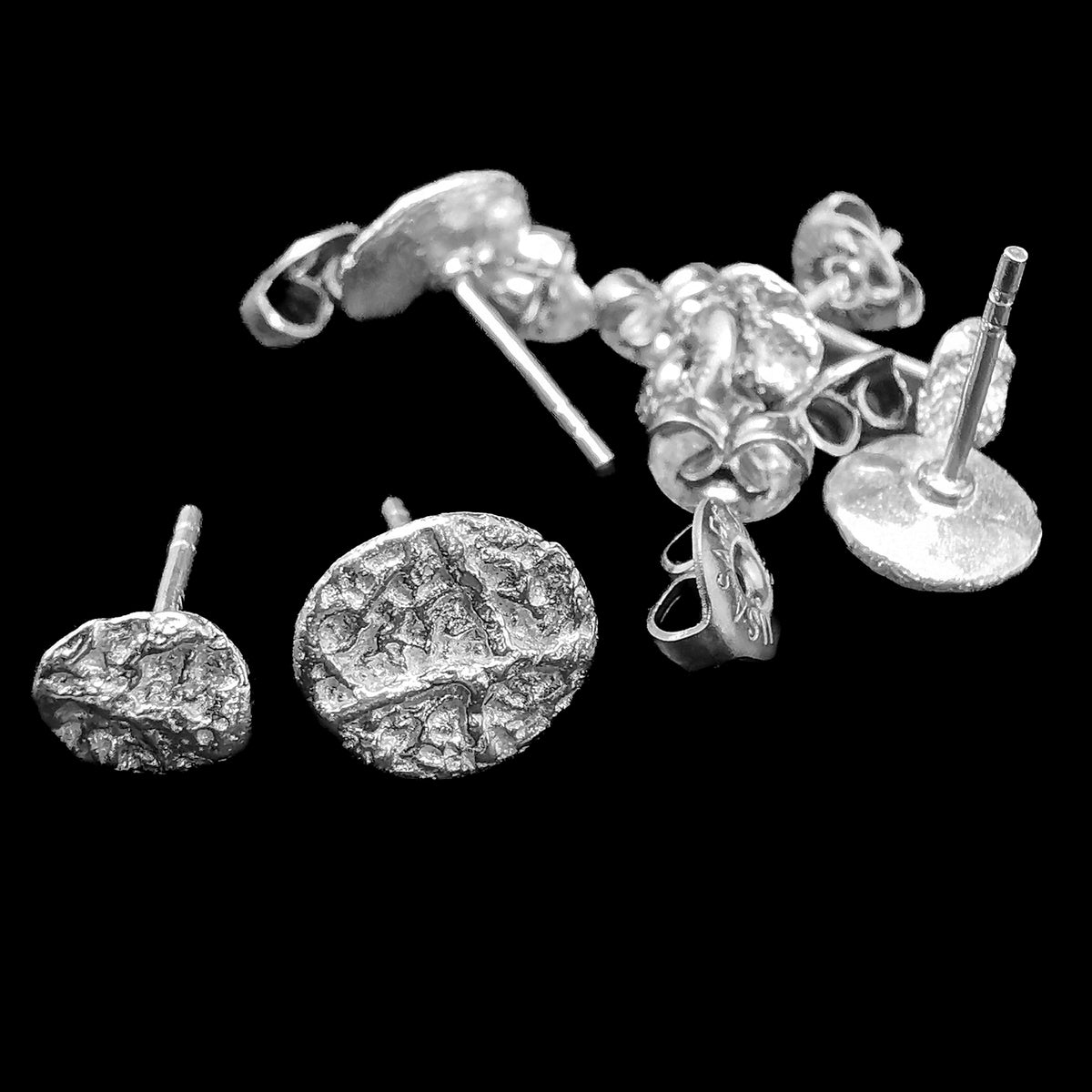Goopies Stud earring in sterling silver.